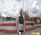 Troia arrapata viene rimorchiata